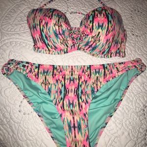 bikini set— top 36 B, bottoms medium